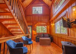 The Cabins at Terrace Beach - Ucluelet - Living room
