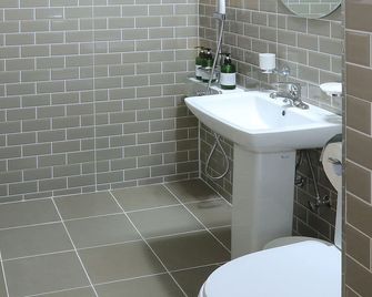 Maison Mini Hotel - Gyeongju - Baño