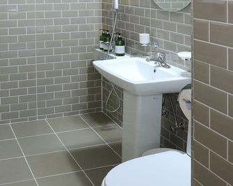 Maison Mini Hotel - Gyeongju - Baño
