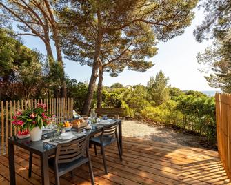 Le Pinédou, Mobil-Home Niché Sous Les Pins Avec Jolie Vue Mer - Hyères - Balcony