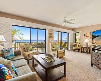 Alihi Lani 2: 2 Bedroom, 2 Bath Oceanfront!! Vacation On Kauai!! - Poipu - Living room