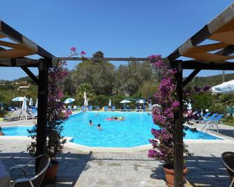 Egrypos Hotel - Mpoukaris - Басейн