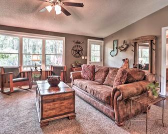 Waterfront Karnack Home with Boathouse and Deck! - Karnack - Living room