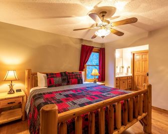Nuttin Better - App Ski Mtn cabin with hot tub, game table - Blowing Rock - Bedroom
