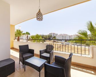 C02 - Luxury 3 Bed With Pool By Dreamalgarve - Lagos - Balcón
