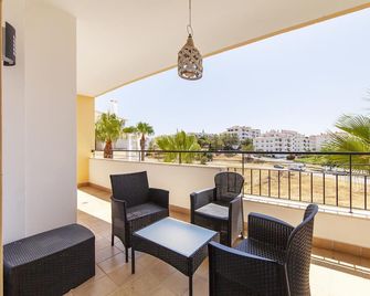 C02 - Luxury 3 Bed With Pool By Dreamalgarve - Lagos - Balcón