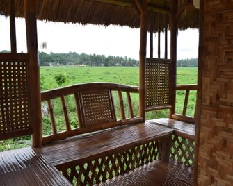 Loboc Riverfront Resort and Restaurant - Loboc - Balcón