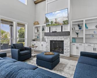 The W in Green Cove Springs - Fleming Island - Living room
