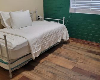 Recently renovated home less than one mile from downtown Wickenburg Arizona - Wickenburg - Slaapkamer