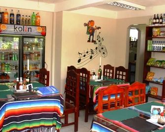 RedDoorz @ Western Highway Lodge Hotel - Marabut - Bar