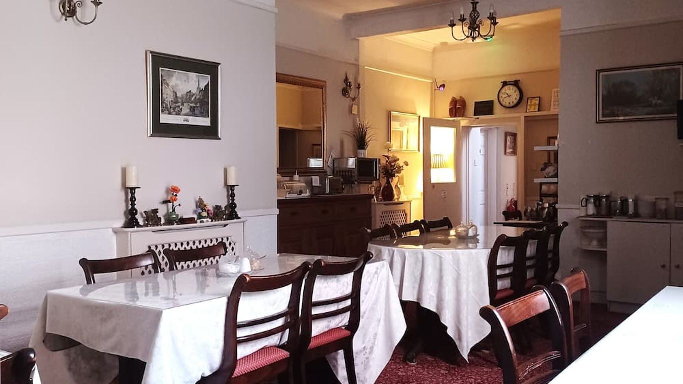 Hunters Lodge Guest House