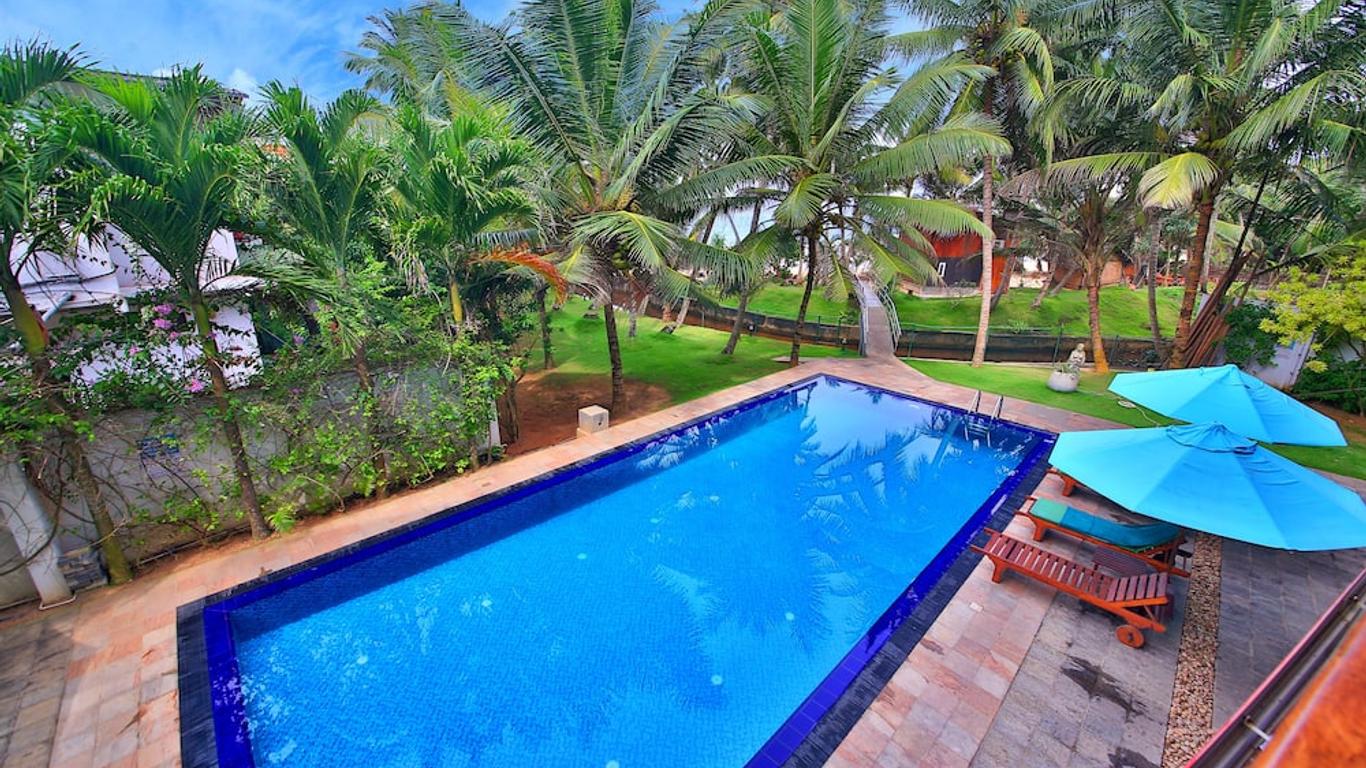 Rockside Beach Resort