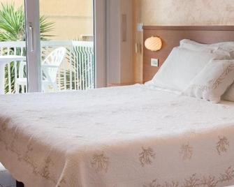 Hotel Corallo - Diano Marina - Bedroom