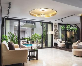 King Grand Boutique Hotel - Nom Pen - Recepción