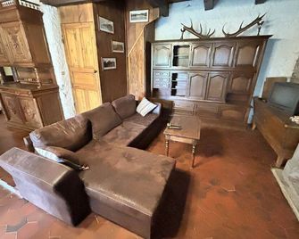 Maison De Campagne Rustique - Chambon-sur-Lac - Salon