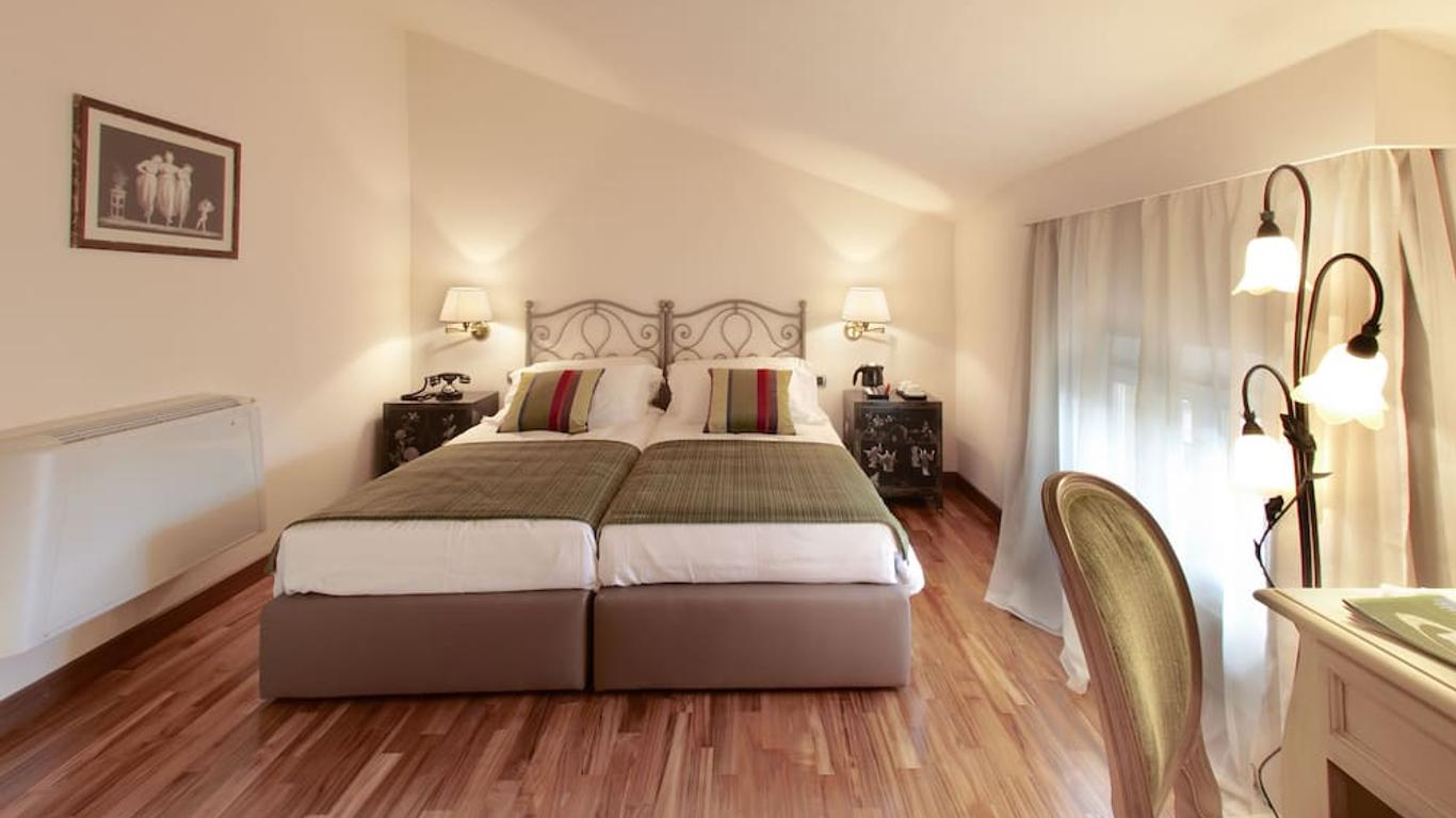 لا فيلا دي إس تي آر