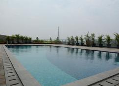 Clean and Tidy Studio Room at Tree Park Apartment - Serpong - Pool