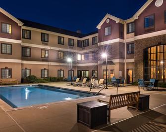 Great for Business Travelers! Pool + Gym - O'Fallon - Pool