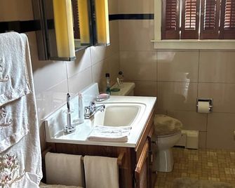 Furnished And Flexible at Buttonwood Par - Dartmouth - Baño