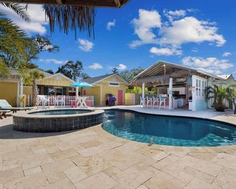 Honeymoon Suite With Shared Pool - Bay Saint Louis - Pool