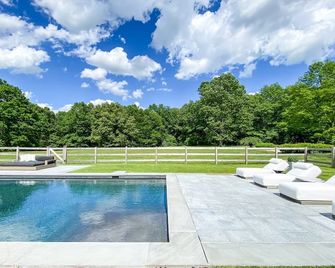 Whimsy Woods - 14 Acre Millbrook Estate with Pool - Millbrook - Pool