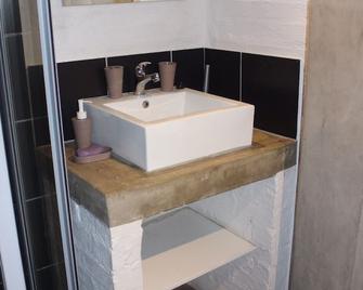 Cozy Entire Apartment In The Center Of Maboneng - Johannesburg - Bathroom
