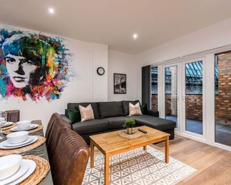 Sgt Peppers Mathew Street Apartments By Happy Days - Liverpool