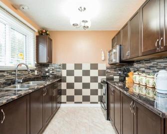 Feels like home - Kitchener - Kitchen