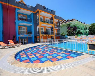 Speedy Apartments - Marmaris - Pool