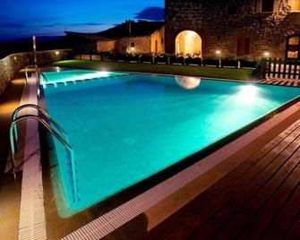 An absolutely stunning holiday home in excellent surroundings - Ponts - Piscina