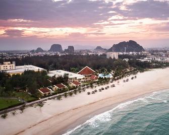 Sandy Beach Resort Da Nang - דה נאנג - חוף