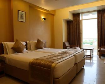 OYO 8169 Hotel Salem Castle - Salem - Habitación