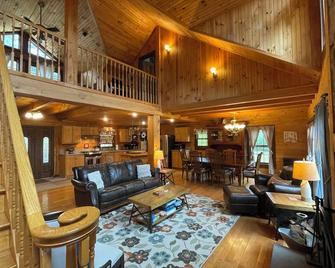 4 bed / 4 bath - White Mountain Retreat - Thornton - Sala de estar