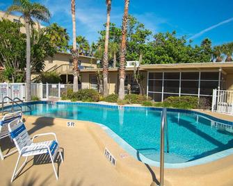 Beach and sunset view from your balcony - Longboat Key - Pool