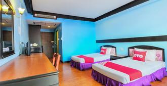 OYO 565 Trang Hotel - Trang - Habitación