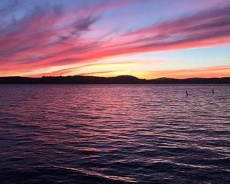Lake Sunapee House - Newbury