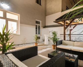 Best Western Plus Celebrity Suites - Vienna - Edificio