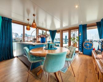 Romantic Luxury Eco-friendly River Front Houseboat - Zeewolde - Dining room