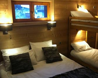 Edelweiss Room for 4 people brRoom and guest table - Morzine - Schlafzimmer