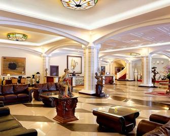 The Rich Jogja Hotel - Jogjakarta - Lobby