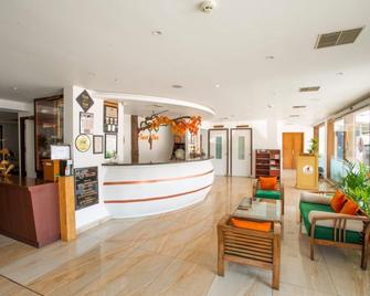 Nest N Mist Hospitality Pvt Ltd. - Vaduvanchal - Recepción
