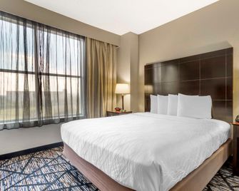 Best Western Plus Hobby Airport Inn & Suites - Houston - Phòng ngủ