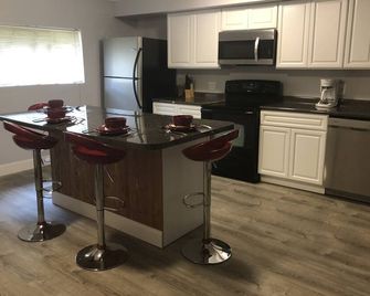 Affordable Entire Place In Niagara Falls (Usa) - Niagara Falls - Kitchen
