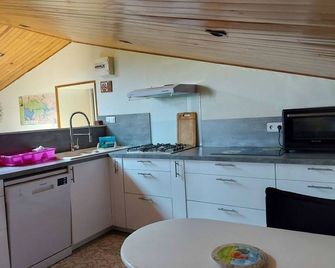 3 Bedroom Apartment in Saint-Jean-de-Liversay - Saint-Jean-de-Liversay - Cocina