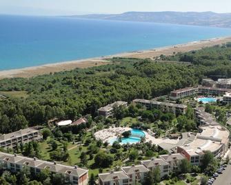 Akiris - Nova Siri - Outdoor view