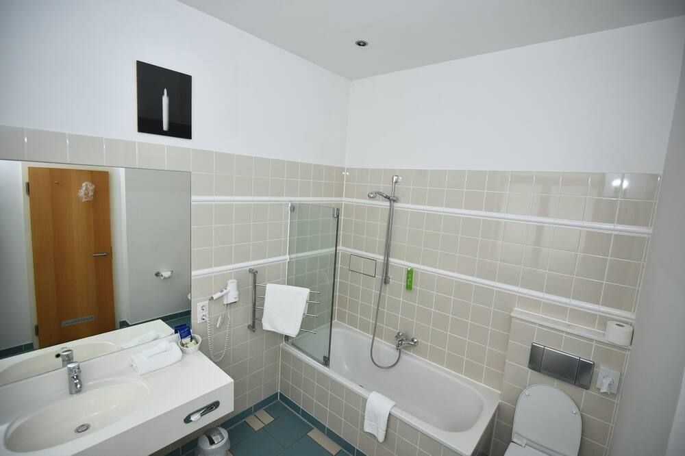 Art-Hotel Robert Mayer - Frankfurt am Main - Bathroom