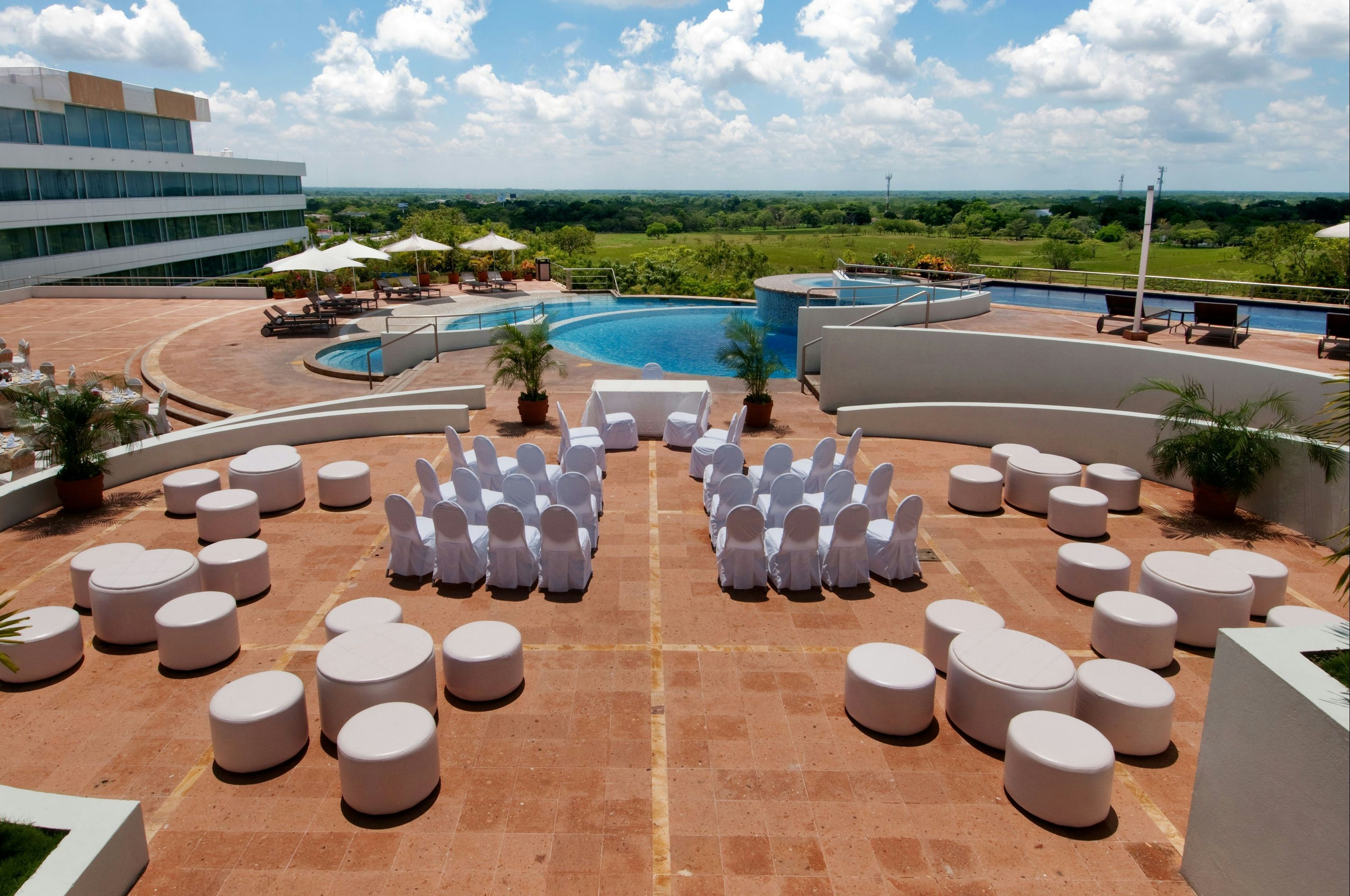 Holiday Inn Villahermosa Aeropuerto By IHG - ויארמוסה - בריכה