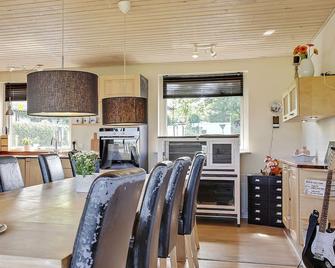 Large villa with lake view - Viborg - Dining room