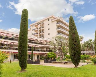 The Originals Boutique, Hôtel Les Strélitzias, Antibes Juan-Les-Pins - Antibes - Edifício