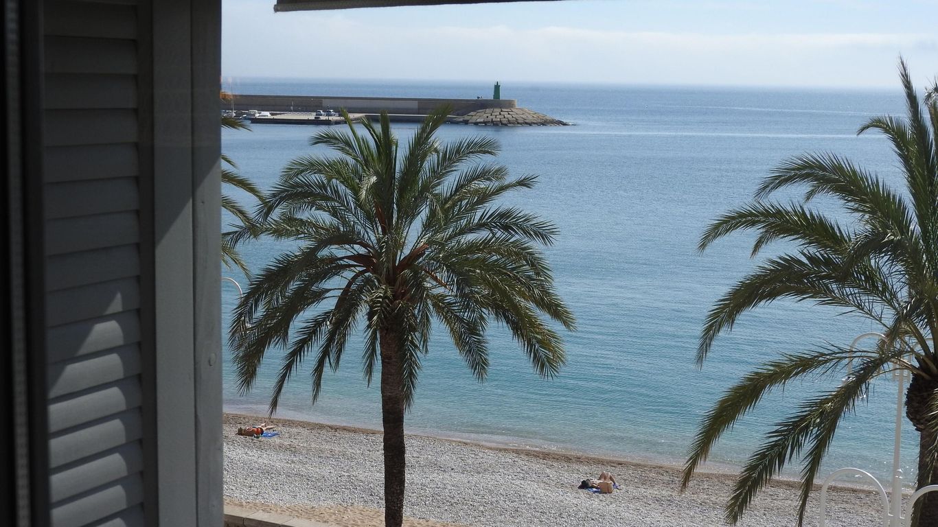 The Beach House Studios & Suites